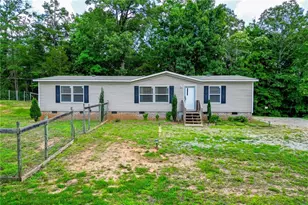 526 Silver Falls Rd, Cleveland, GA 30528 - Photo 1