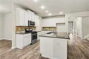 2464 Hanover Woods Rd, Lithonia, GA 30058 - Photo 12