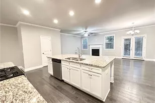 390 Holdings Dr, Lawrenceville, GA 30044 - Photo 8