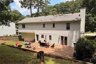 2135 Laurel Mill Way, Roswell, GA 30076 - Photo 4