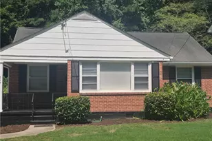 547 SW Westmeath Dr SW, Atlanta, GA 30310 - Photo 1