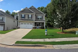 720 Country Ridge Dr, Hoschton, GA 30548 - Photo 1