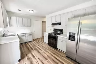 2945 Georgian Manor Dr, Alpharetta, GA 30022 - Photo 10