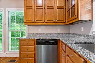 5040 Huntshire Ln SW, Lilburn, GA 30047 - Photo 16