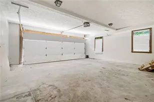 5040 Huntshire Ln SW, Lilburn, GA 30047 - Photo 32