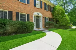 5040 Huntshire Ln SW, Lilburn, GA 30047 - Photo 4