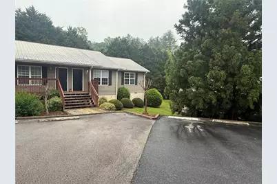 683 Grant Street #I, Clarkesville, GA 30523 - Photo 2
