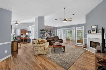 910 Prestonwood Drive, Lawrenceville, GA 30043 - Photo 4