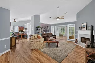 910 Prestonwood Dr, Lawrenceville, GA 30043 - Photo 4
