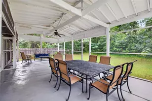910 Prestonwood Dr, Lawrenceville, GA 30043 - Photo 28