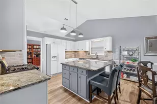 910 Prestonwood Dr, Lawrenceville, GA 30043 - Photo 10