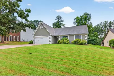 910 Prestonwood Drive, Lawrenceville, GA 30043 - Photo 2