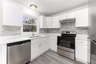 121 Mark Twain Cir, Athens, GA 30605 - Photo 2