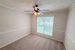 245 Mary Lynn Ln, Newnan, GA 30265 - Photo 10