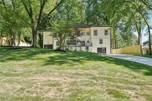 2423 Melinda Dr NE, Atlanta, GA 30345 - Photo 6