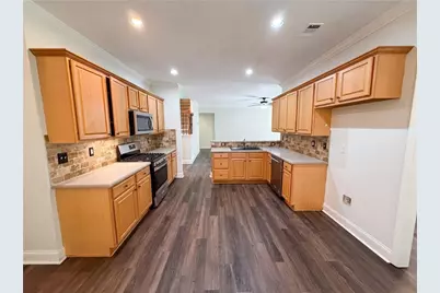8635 Amsbury Way, Cumming, GA 30041 - Photo 2