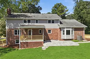 5157 Lakesprings Dr, Atlanta, GA 30338 - Photo 8