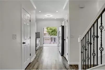 1044 Liberty Parkway NW, Atlanta, GA 30318 - Photo 4