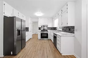 211 Muddy River Rd, Lawrenceville, GA 30043 - Photo 16