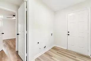6653 Eastbriar Dr, Lithonia, GA 30058 - Photo 36
