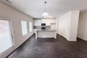 821 Walnut Woods Dr, Braselton, GA 30517 - Photo 2
