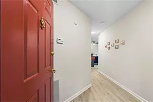 694 McGill Pl NE, Atlanta, GA 30312 - Photo 2