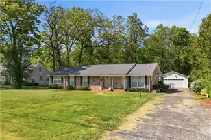 218 Jule Peek Ave, Cedartown, GA 30125 - Photo 2