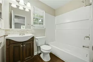260 Barrington Dr E, Roswell, GA 30076 - Photo 10