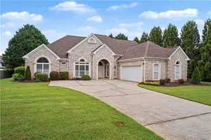 1086 Rowanshyre Cir, McDonough, GA 30253 - Photo 2