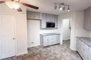 305 Cobb Ct, Hampton, GA 30228 - Photo 2