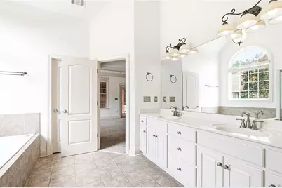 5827 Cliff Valley Way, Flowery Branch, GA 30542 - Photo 16