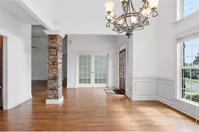 5827 Cliff Valley Way, Flowery Branch, GA 30542 - Photo 4