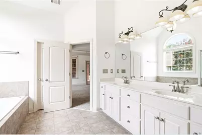 5827 Cliff Valley Way, Flowery Branch, GA 30542 - Photo 16