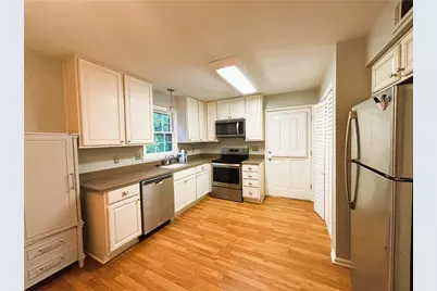 3801 Oxford Way E, Marietta, GA 30062 - Photo 6
