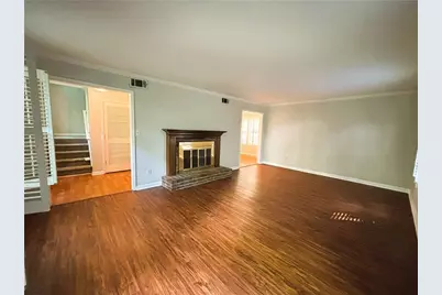 3801 Oxford Way E, Marietta, GA 30062 - Photo 2
