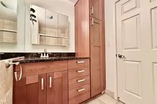 1075 Peachtree Walk NE, Atlanta, GA 30309 - Photo 18