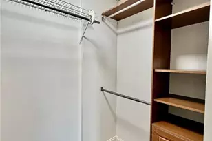 1075 Peachtree Walk NE, Atlanta, GA 30309 - Photo 16