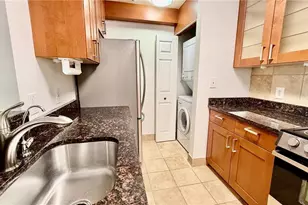 1075 Peachtree Walk NE, Atlanta, GA 30309 - Photo 8