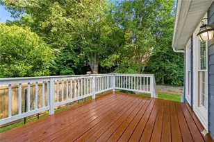 1122 Club Trace NE, Atlanta, GA 30319 - Photo 32
