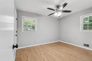 2538 Burton Cir, Morrow, GA 30260 - Photo 4