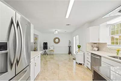 135 Creekview Dr, Newnan, GA 30263 - Photo 8