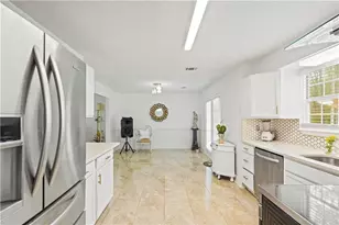 135 Creekview Dr, Newnan, GA 30263 - Photo 8