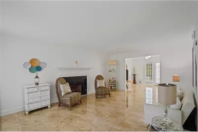 135 Creekview Dr, Newnan, GA 30263 - Photo 6