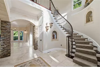 6709 Wooded Cove Court, Flowery Branch, GA 30542 - Photo 10