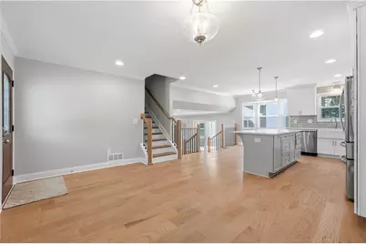 880 The Circle, Lawrenceville, GA 30043 - Photo 6