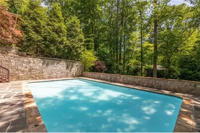 445 Forest Hills Drive, Atlanta, GA 30342 - Photo 32
