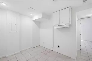 445 Forest Hills Dr, Atlanta, GA 30342 - Photo 30