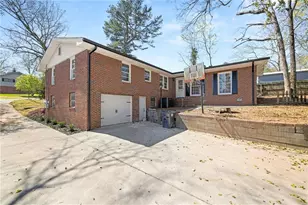 212 Christopher Dr, Gainesville, GA 30501 - Photo 2