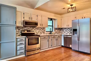 947 Lake Dr, Snellville, GA 30039 - Photo 6