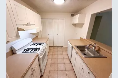 216 Summit North Drive NE, Atlanta, GA 30324 - Photo 2